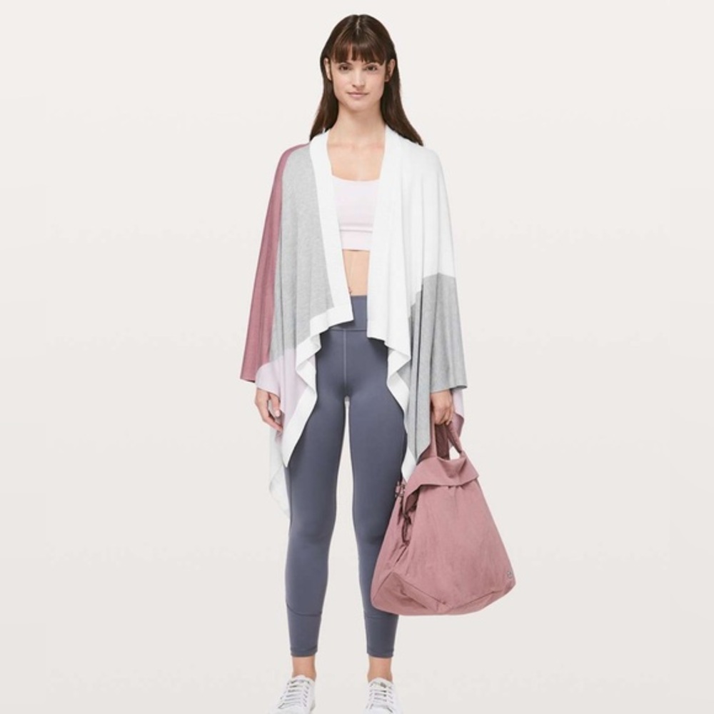 Lululemon Hatha Wrap Quicksand Misty Pink White
Heathered Core Light Grey OS